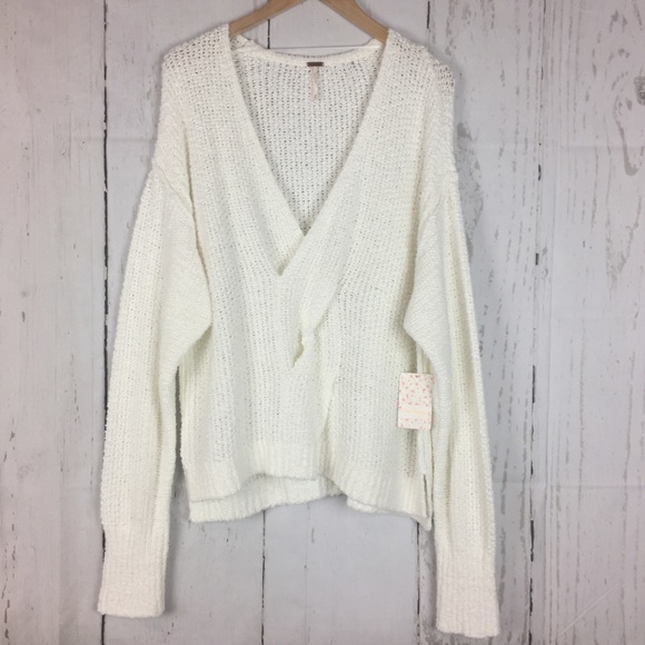 SOLD F r e e P e o p l e • Twist Front Sweater - Picture 5 of 8